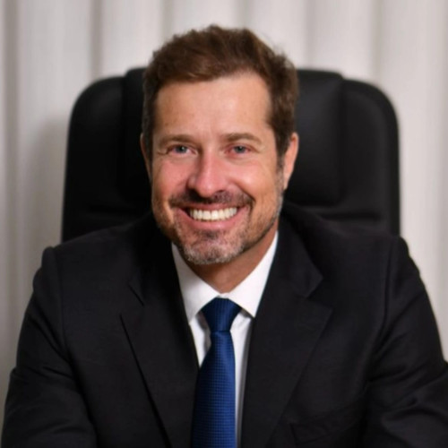 Dr. Cesar Mauricio Zanluchi